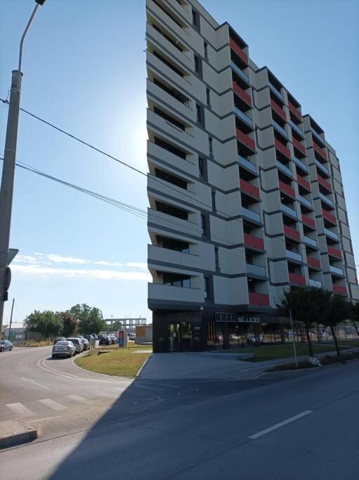 Rebreanu Residence Lux Apartmen Timisoara Bagian luar foto